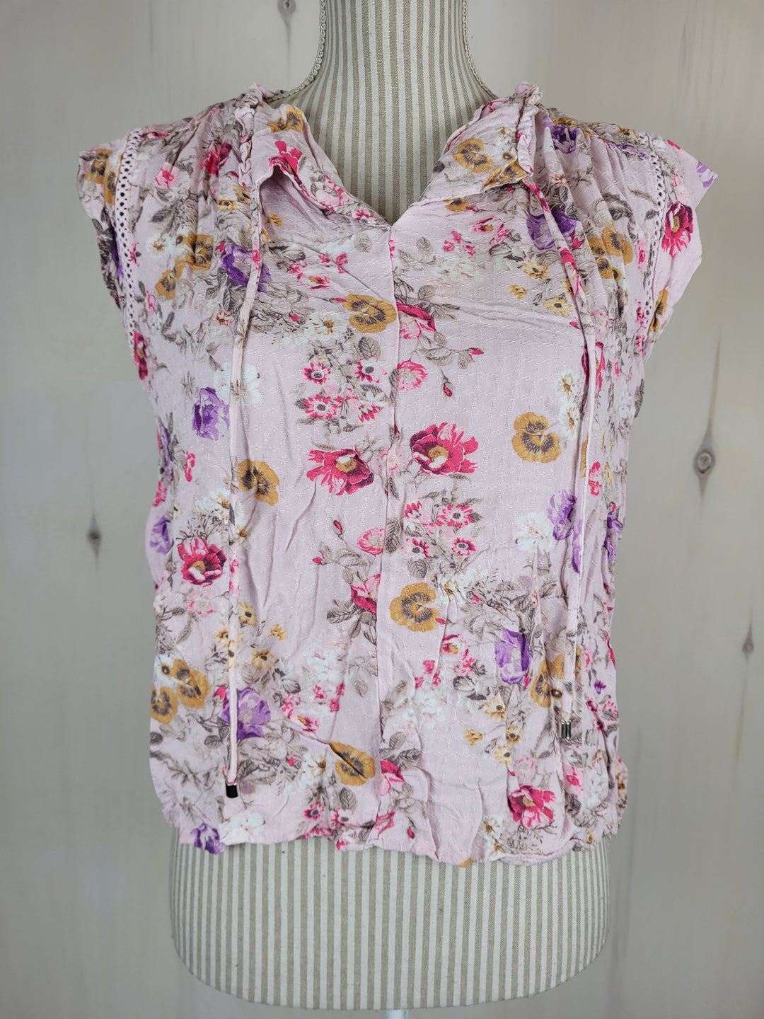 BUFFALO FLORAL TOP LADIES SMALL PRE-LOVED