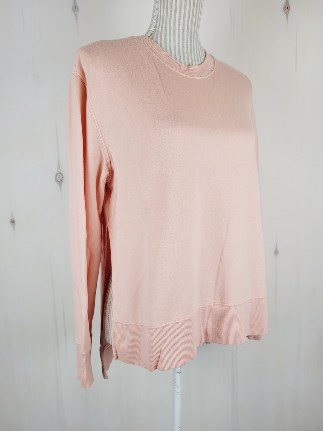 LIGHT PEACH SOFT SWEATER APPROX LADIES SMALL PRE-LOVED
