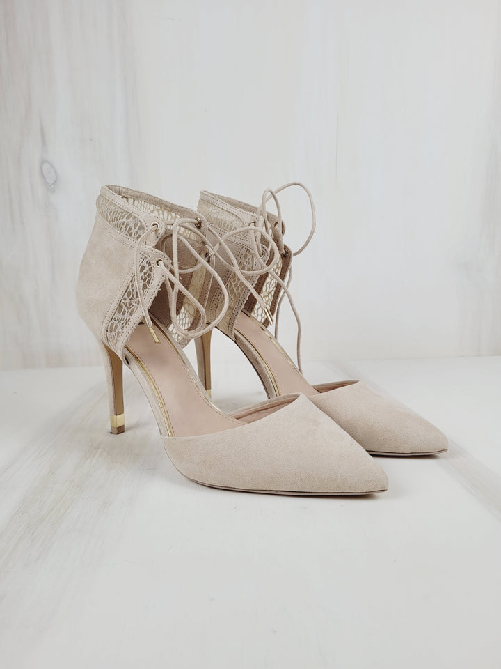 CALL IT SPRING/DISNEY ALICE IN WONDERLAND HEELS LADIES SIZE 10 PRE-LOVED