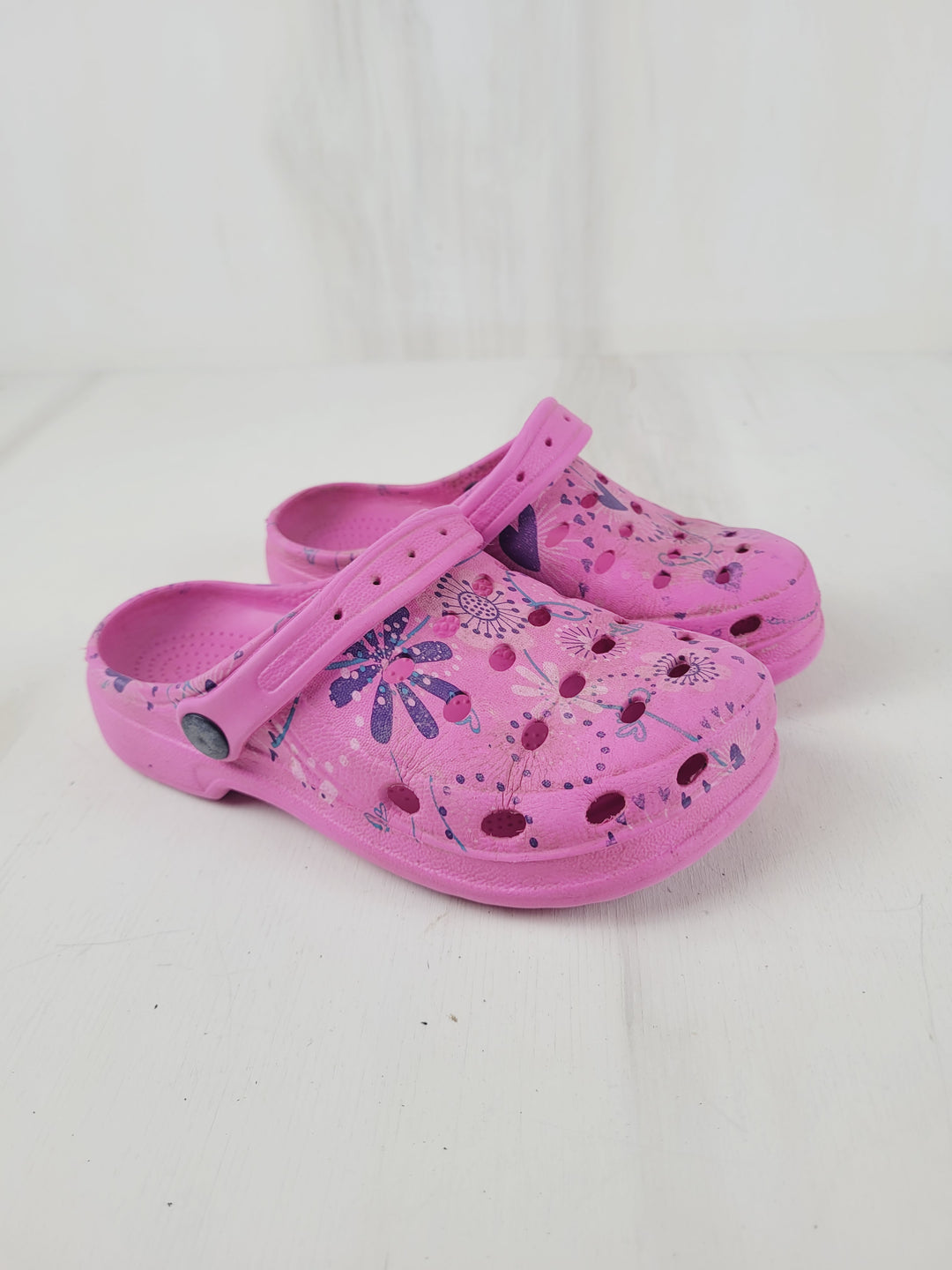 PINK SLIP ON SHOE CROC STYLE SIZE 13 KIDS PRE-LOVED