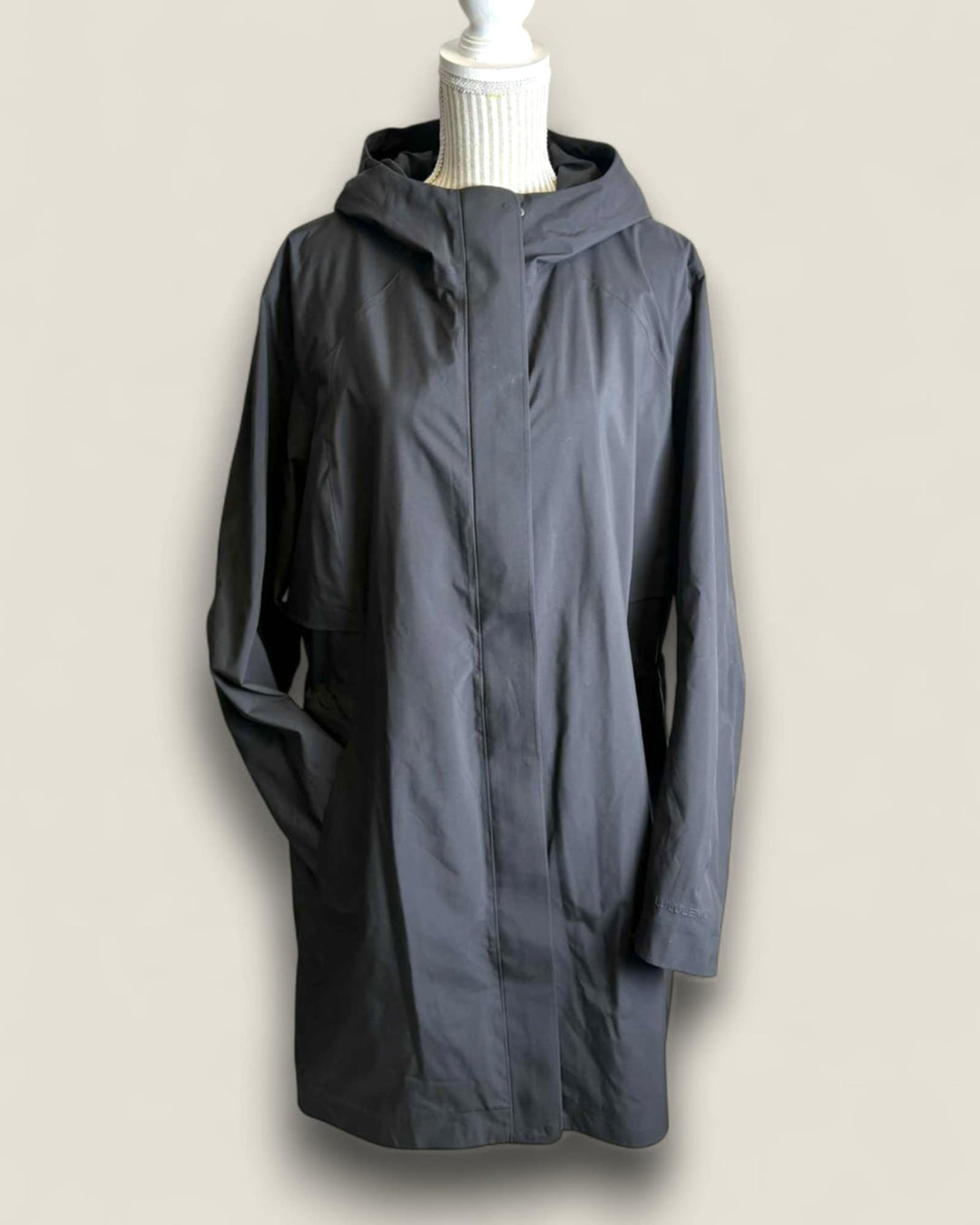 LULULEMON RAIN REBEL JACKET SIZE 20 PRE-LOVED