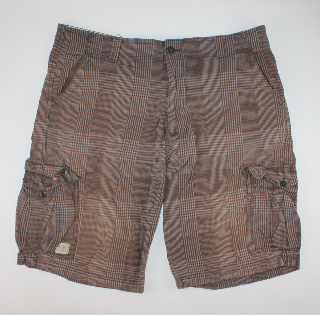 LEVIS PLAID SHORTS MENS SIZE 40 PRE-LOVED