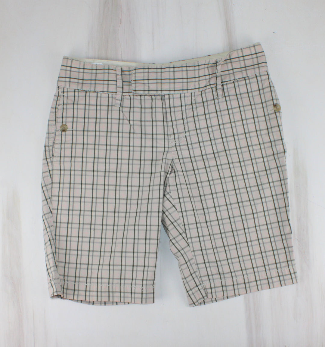 OLD NAVY PLAID SHORTS LADIES SIZE 10 PRE-LOVED