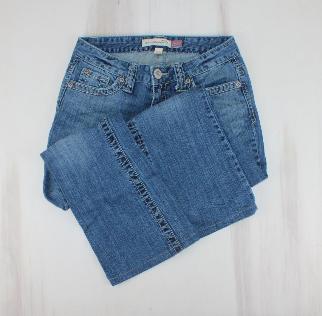 AEROPOSTALE CHELSEA BOOTCUT JEANS LADIES SIZE 3*4 SHORT PRE-LOVED