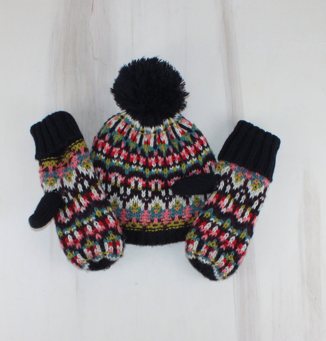 LOVE & LORE FLEECE LINED HAT AND MITTEN SET ADULT PRE-LOVED