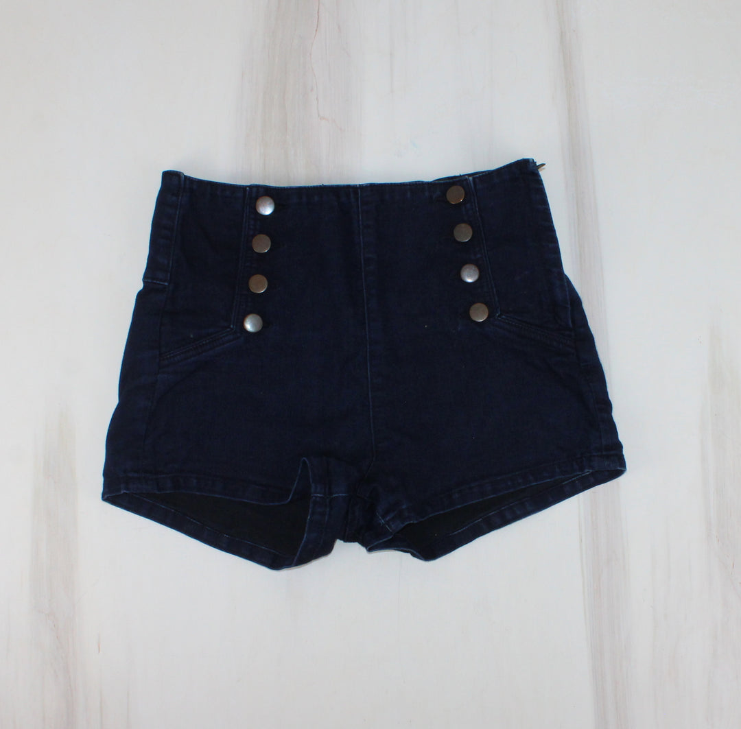 FOREVER 21 DENIM SHORTS LADIES SIZE 28 PRE-LOVED
