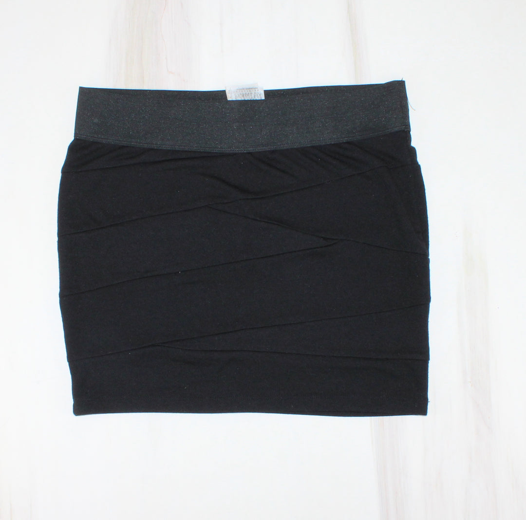 GUESS BLACK SKIRT LADIES LARGE PRE-LOVED
