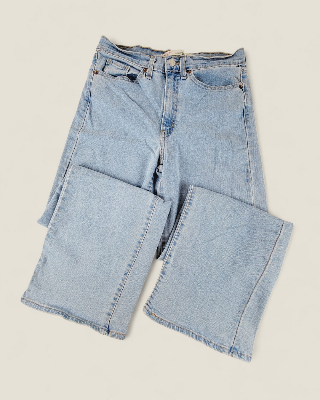 LEVI STRAUSS WIDE LEG JEANS LADIES SIZE 4 PRE-LOVED