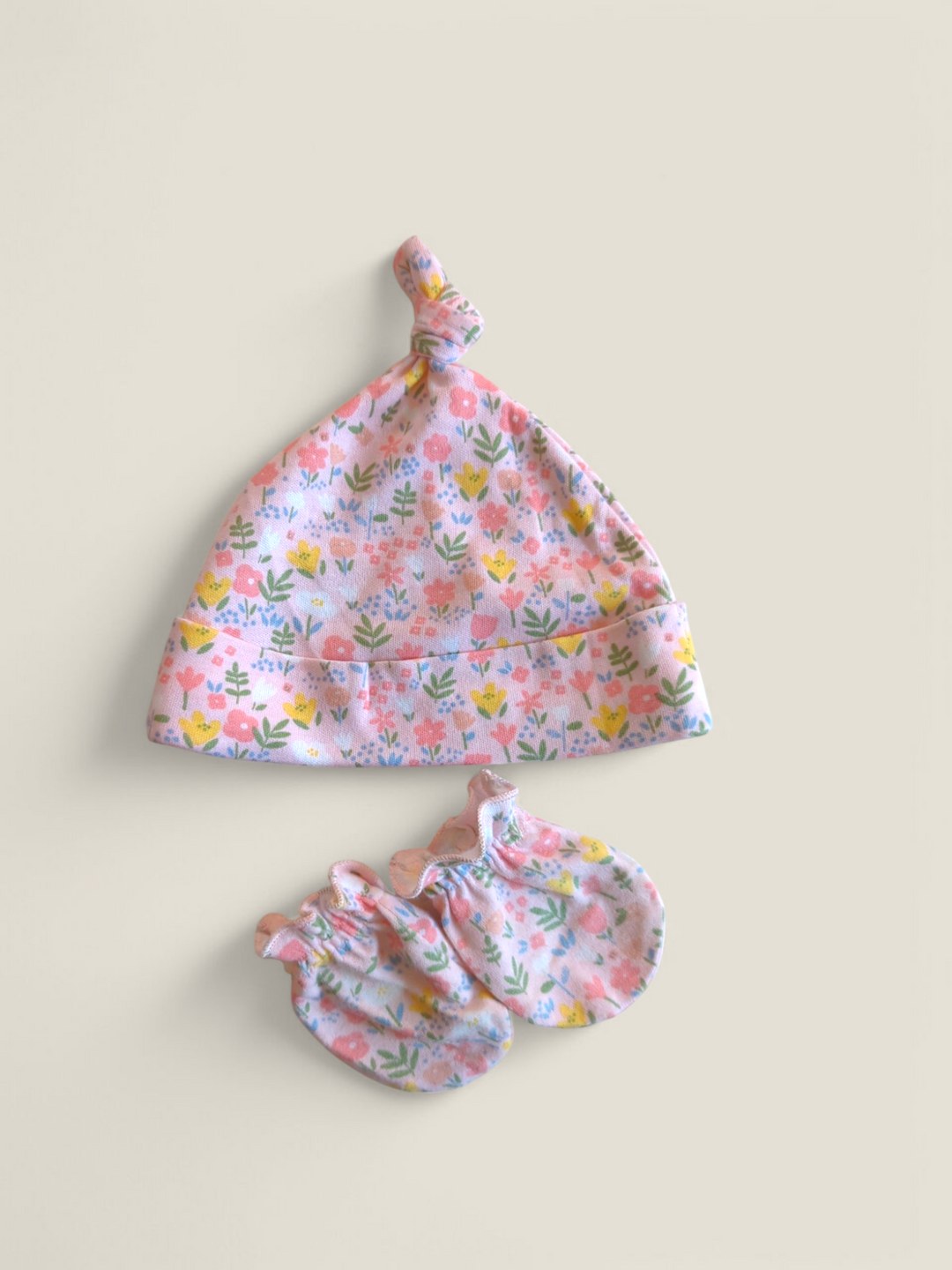 CHILDRENS PLACE PEACH FLORAL HAT & SCRATCH MITT SET 0-6M PRE-LOVED