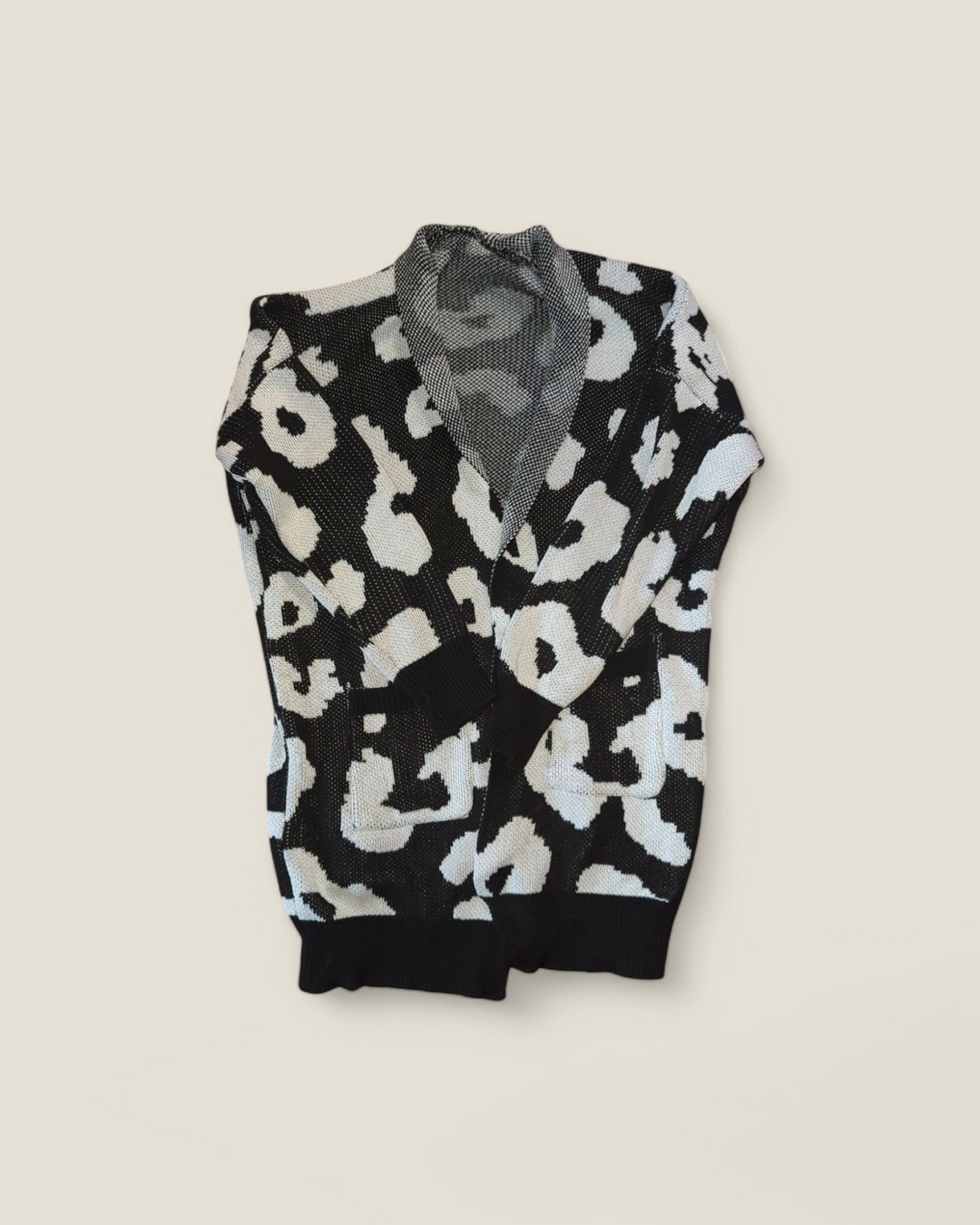 ANIMAL PRINT SWEATER LADIES APPROX M-L PRE-LOVED