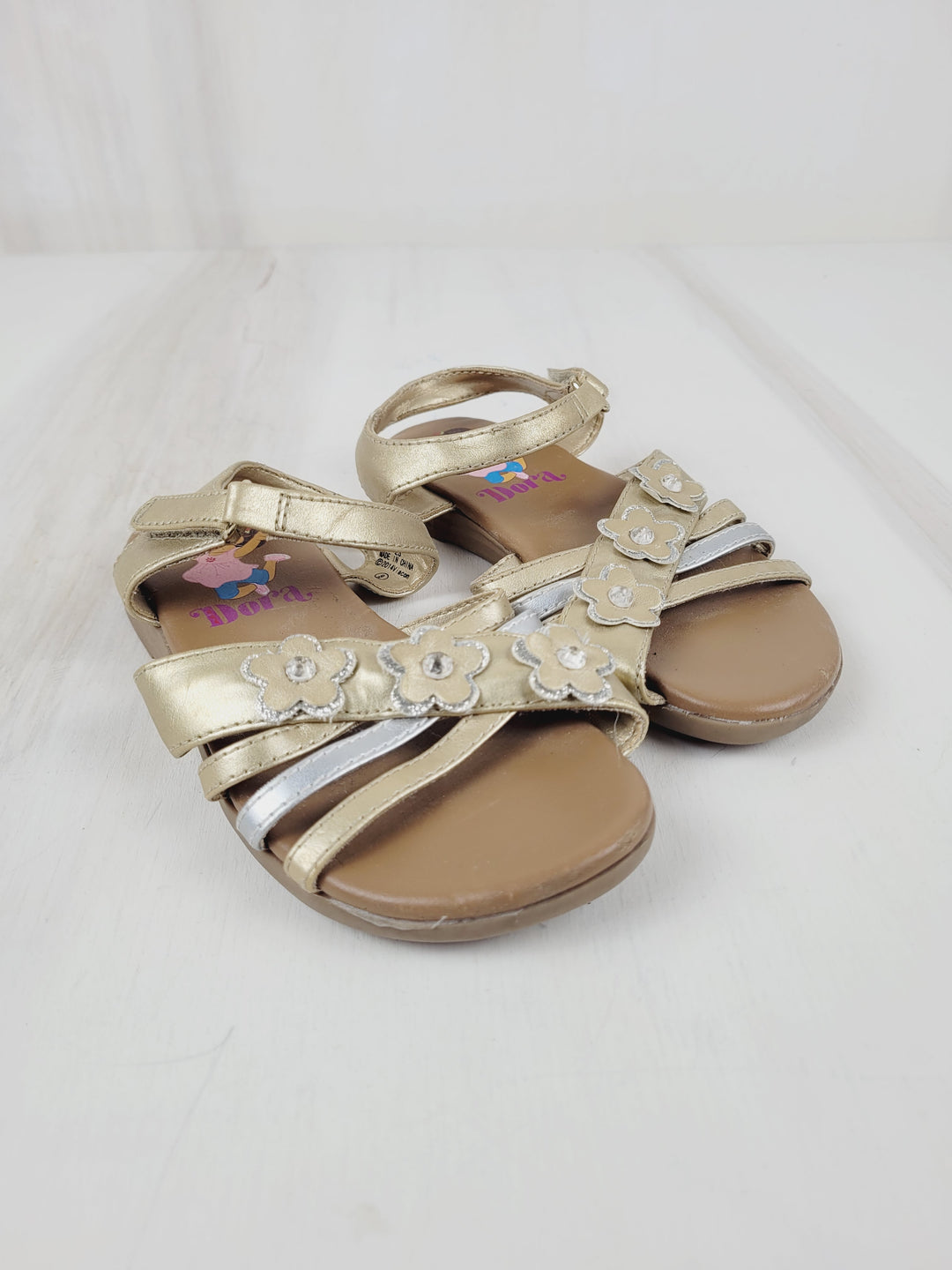 DORA GOLD LIGHT UP SANDALS SIZE 9 PRE-LOVED