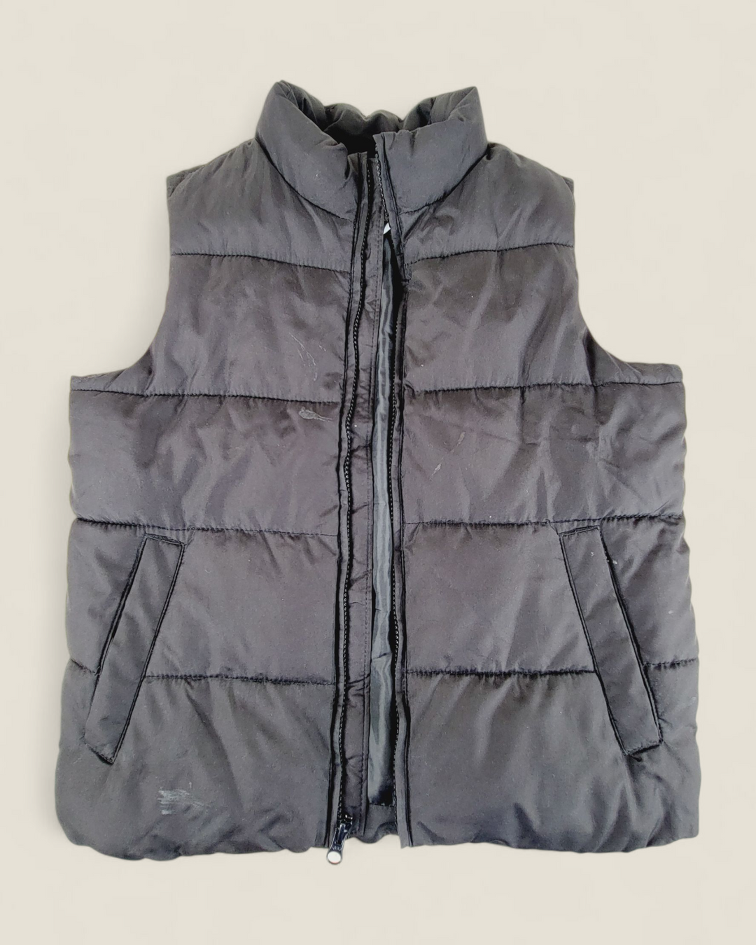 OLD NAVY BLACK PUFFER VEST 8Y PRE-LOVED