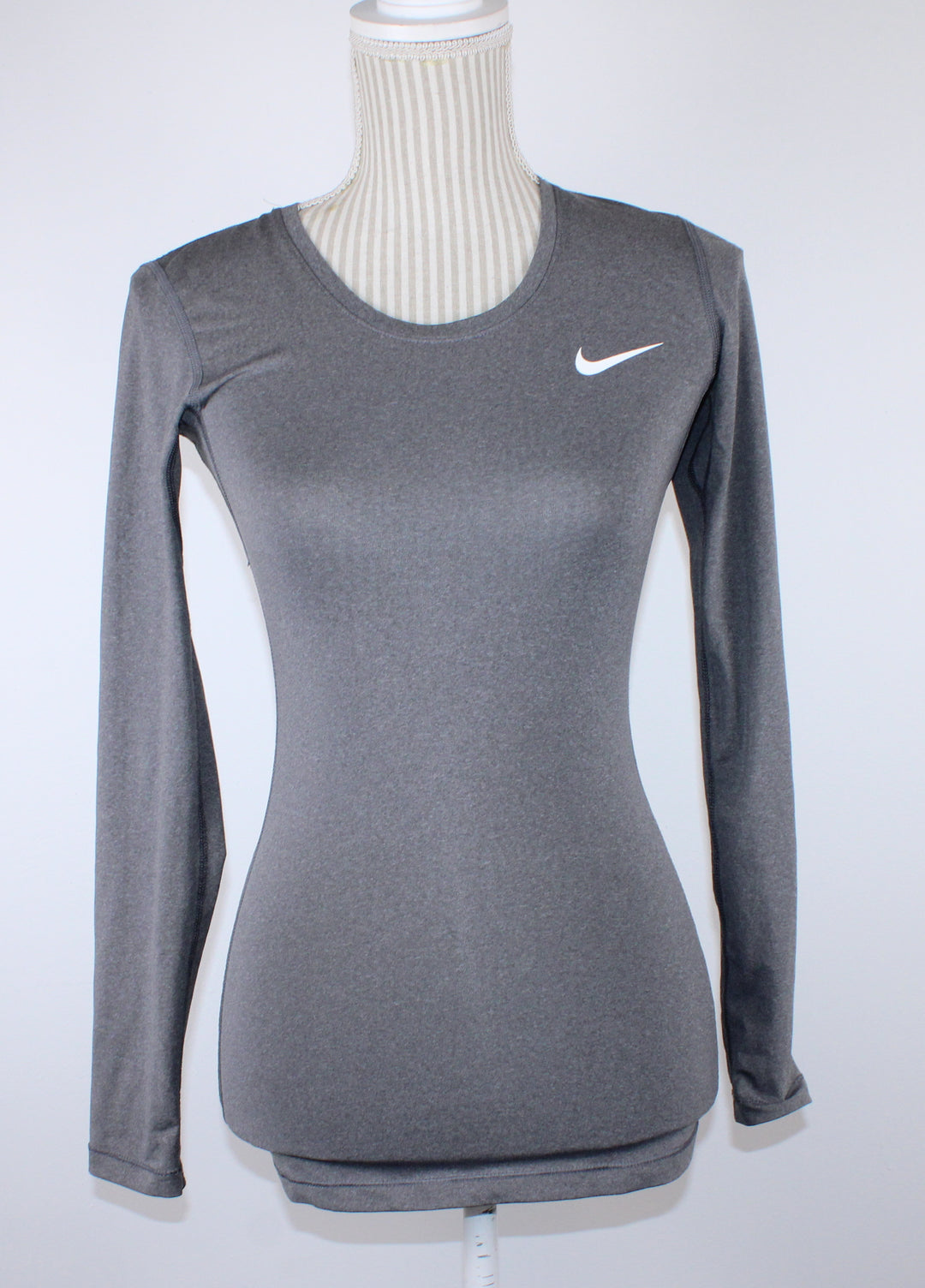 NIKE GREY DRI FIT TOP LADIES XSMALL PRE-LOVED