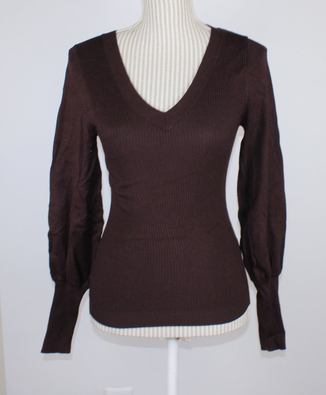 RW & CO BROWN TOP LADIES XS PRE-LOVED