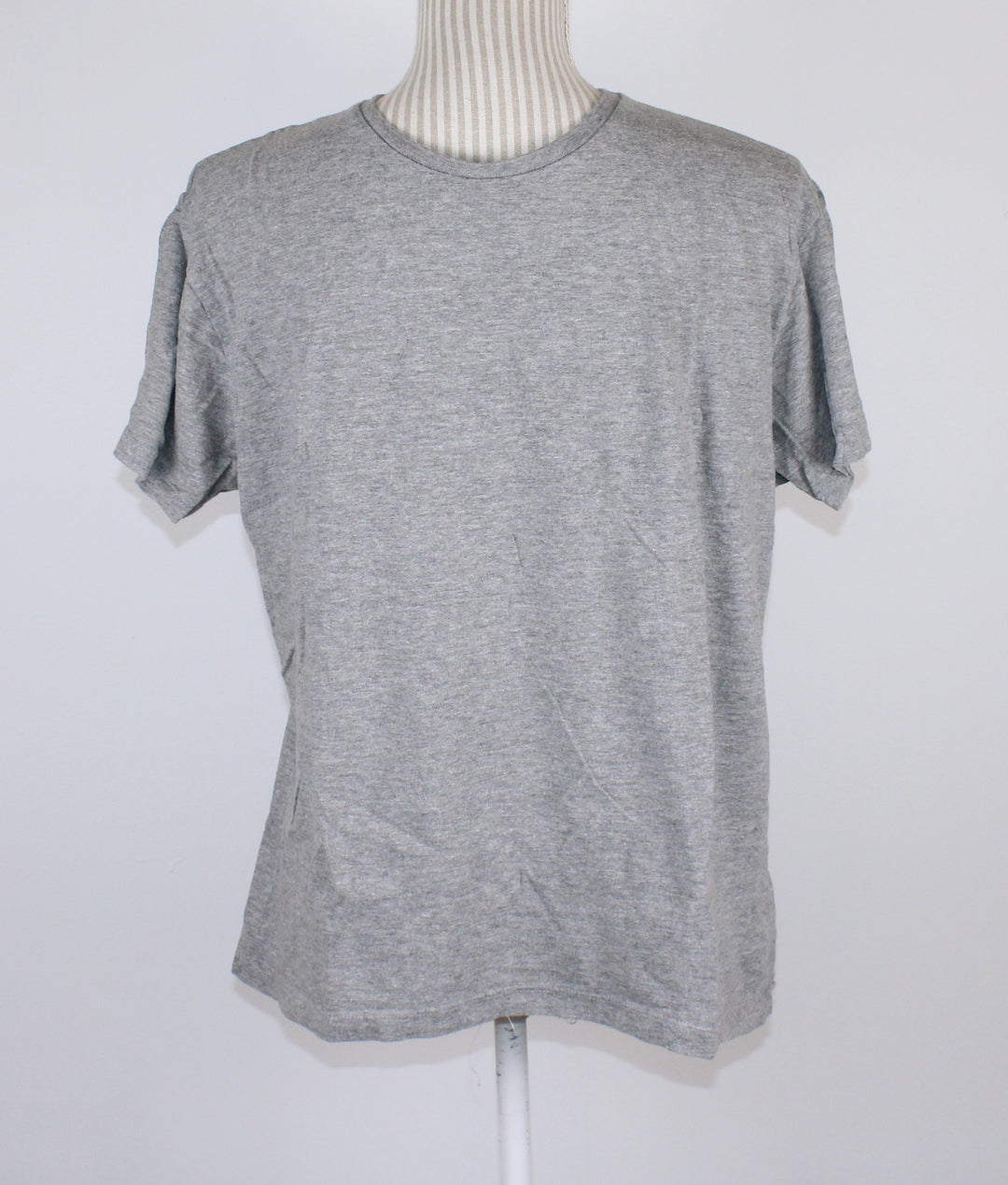 CEDAR WOOD GREY TOP MENS MEDIUM PRE-LOVED