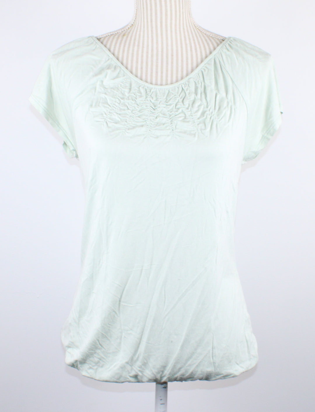 RICKI'S LIGHT MINT TOP LADIES SMALL PRE-LOVED