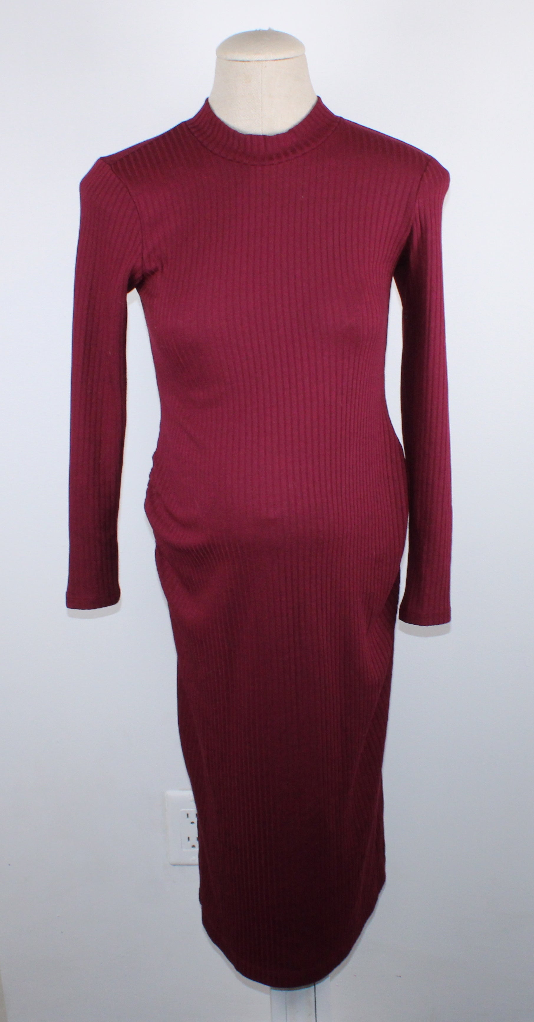 OLD NAVY MATERNITY PLUM SWEATER DRESS LADIES SMALL PRE-LOVED Betty's Marketplace OLD NAVY MATERNITY PLUM SWEATER DRESS LADIES SMALL PRE-LOVED Betty's Marketplace