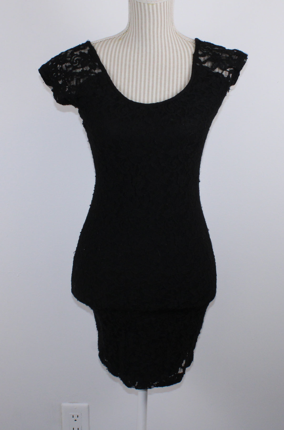 BLACK LACE DRESS APPROX LADIES XS PRE-LOVED