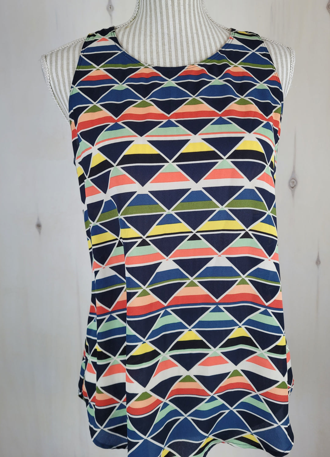 VANHEUSEN GEOMETRIC SHEER BLOUSE LADIES SMALL PRE-LOVED