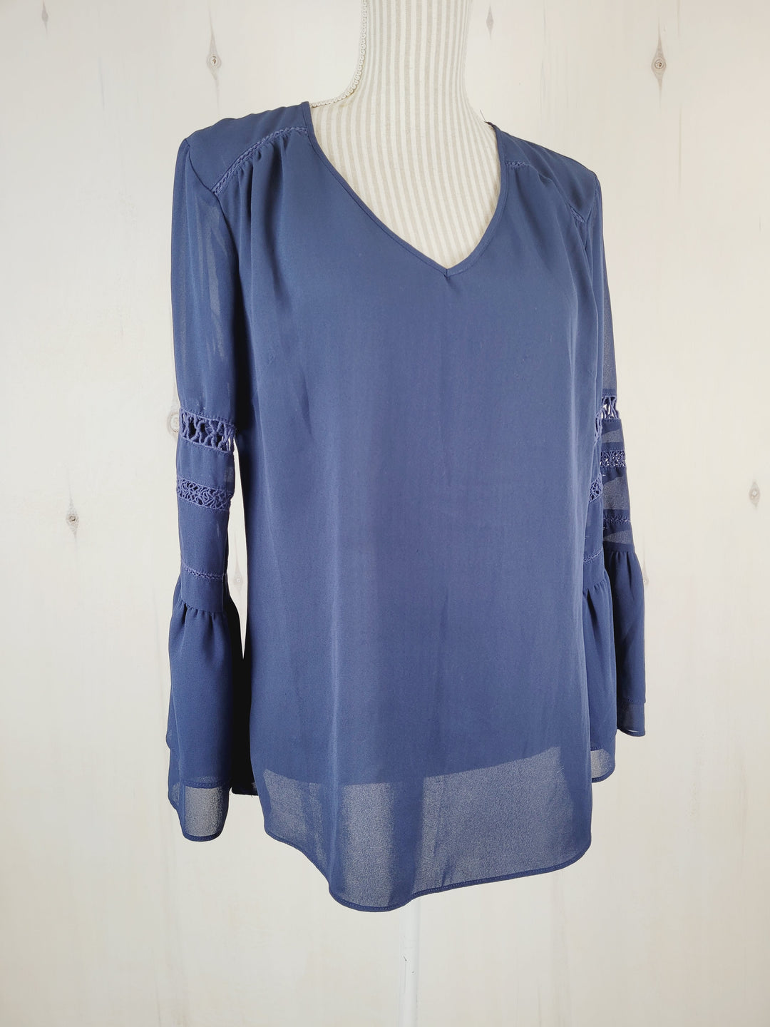 ROSE & OLIVE NAVY BLOUSE LADIES MEDIUM PRE-LOVED