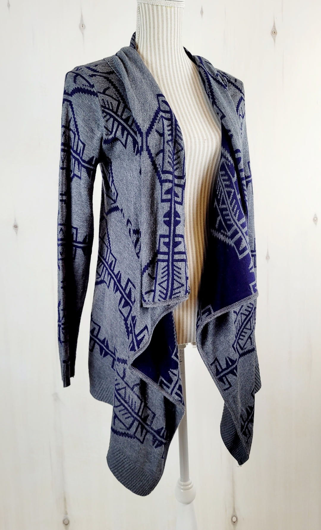 WET SEAL SWEATER LADIES MEDIUM PRE-LOVED