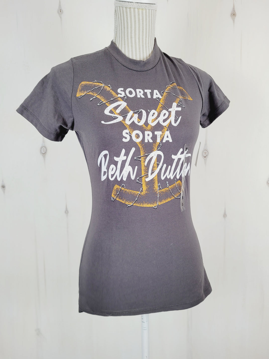 YELLOWSTONE BETH TSHIRT LADIES SMALL PRE-LOVED