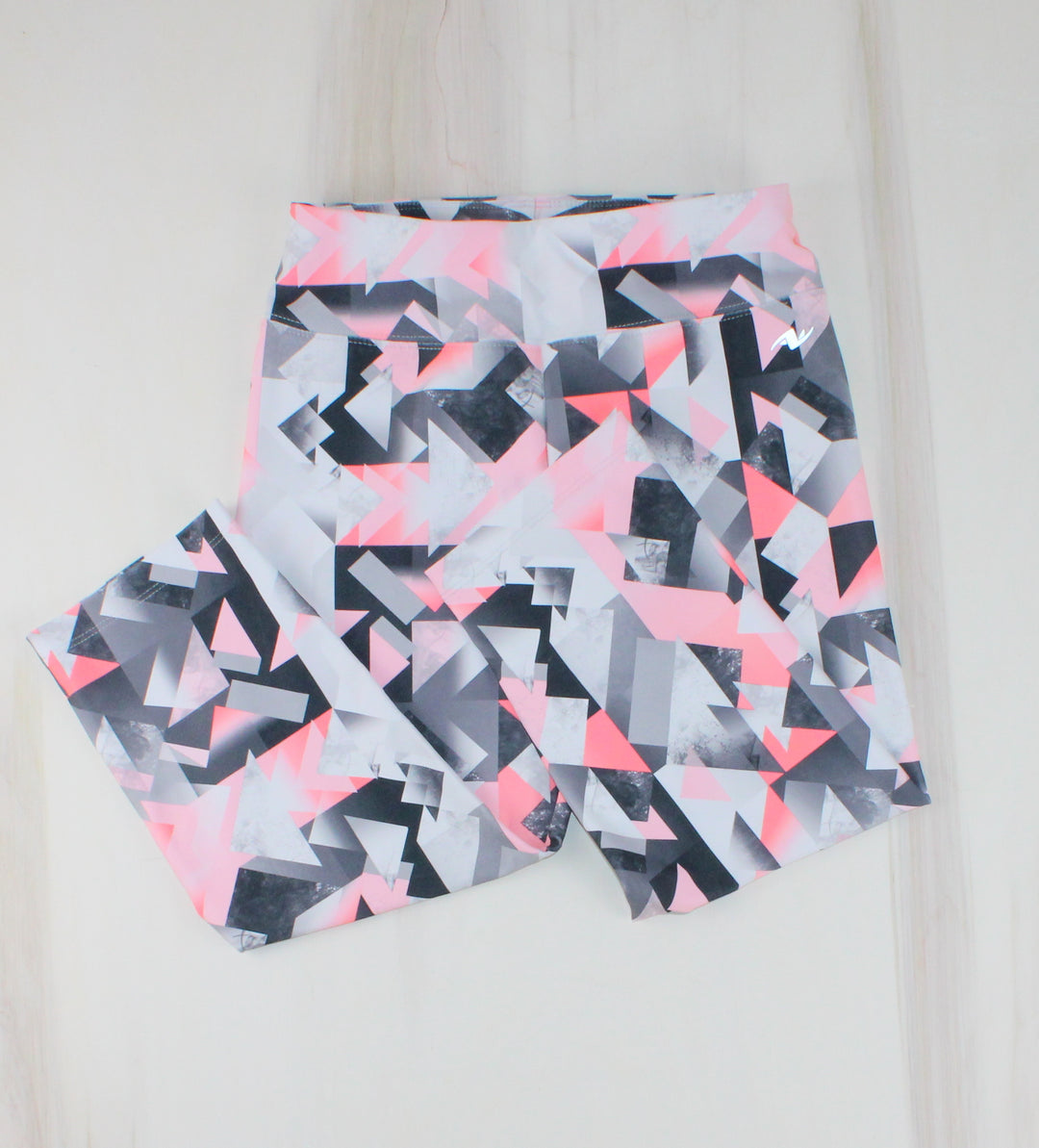 ATHLETIC WORKS GEO PATTERNED CAPRI LEGGINGS 10/12Y PRE-LOVED