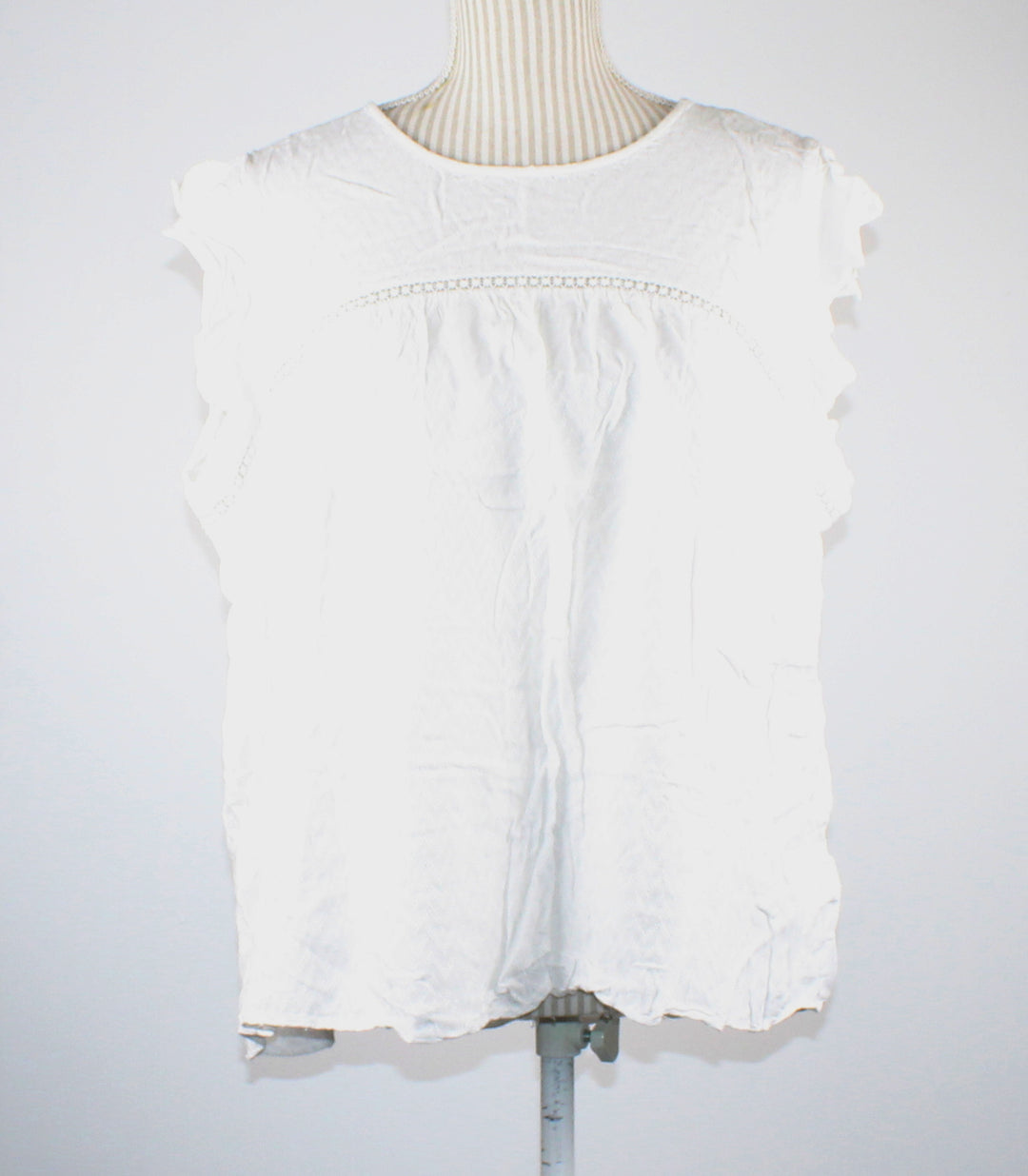 REITMANS WHITE TOP APPROX LADIES XL EUC