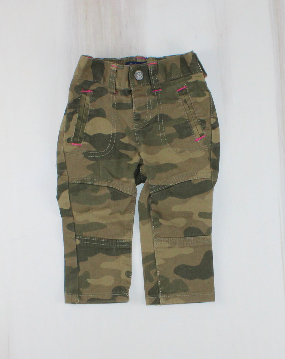 CHILDRENS PLACE CAMO BOTTOMS 9-12M EUC