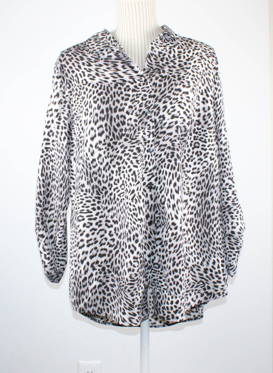 ANIMAL PRINT BLOUSE LADIES 1X EUC