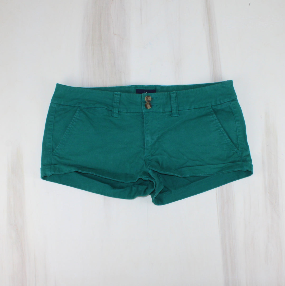 AMERICAN EAGLE GREEN SHORTS LADIES SIZE 8 PRE-LOVED