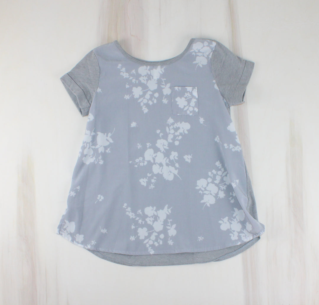 OLD NAVY GREY FLORAL TOP 5Y EUC