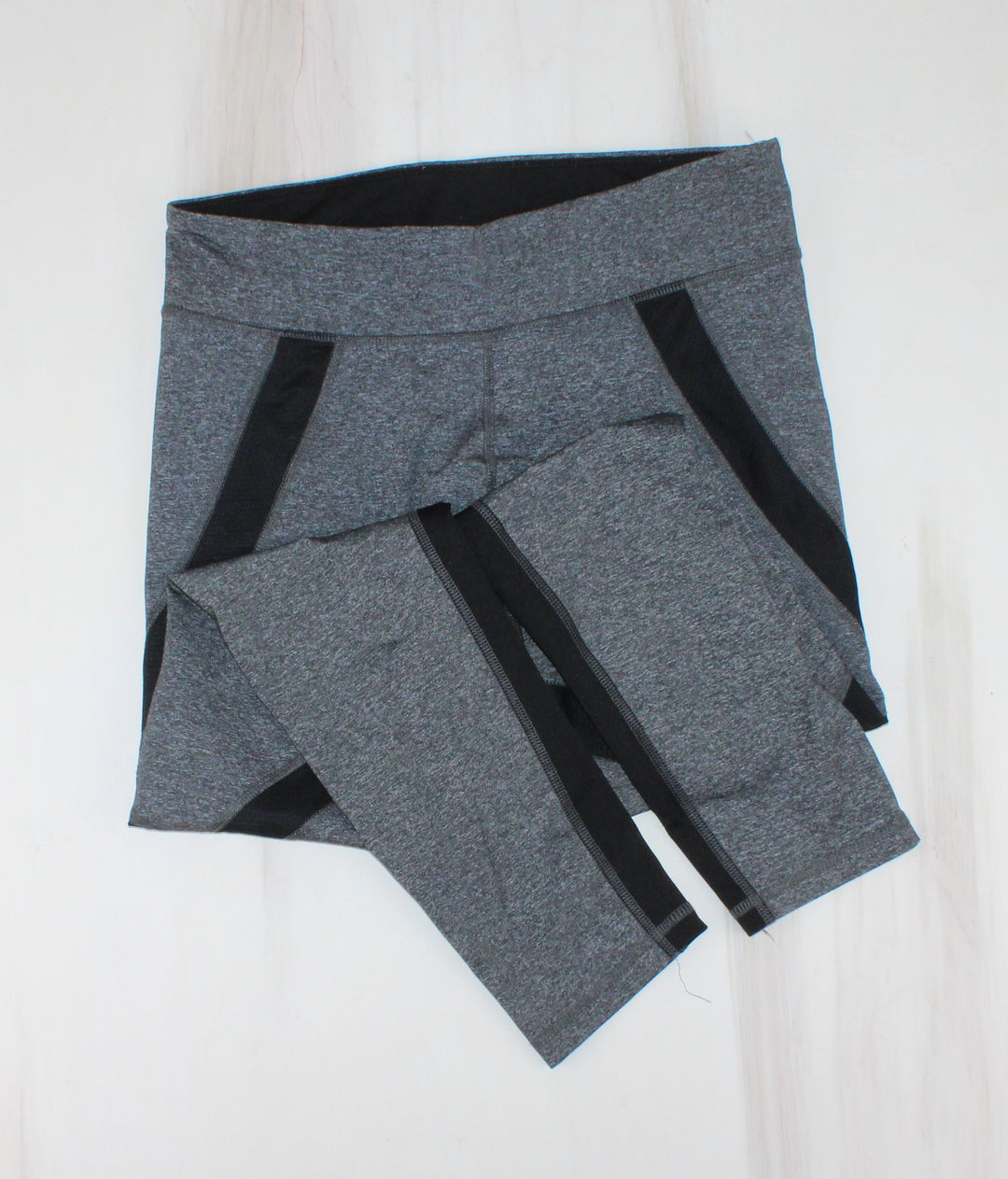 LIVE LOVE DREAM GREY AND BLACK LEGGINGS WITH MESH LADIES LARGE PRE-LOVED