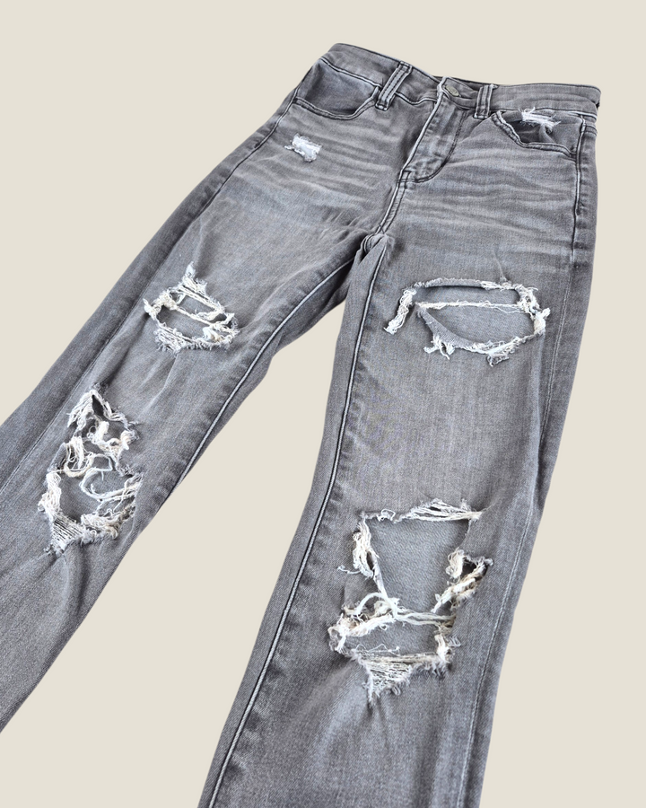 Pre-Loved Grey American Eagle Distressed Jeans Ladies Size 00 | Betty’s Marketplace