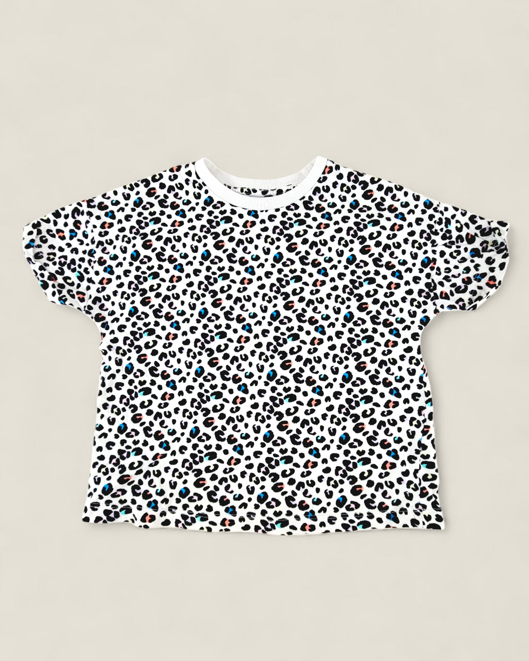 M&S ORIGINALS WHITE ANIMAL PRINT TEE GIRLS 7-8Y PRE-LOVED