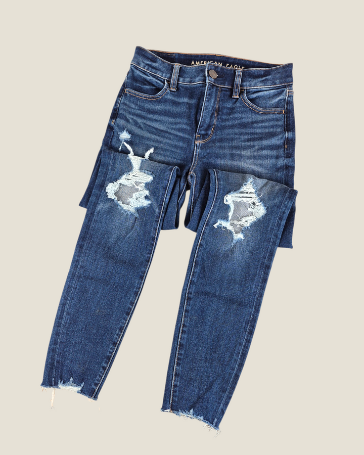 Pre-Loved American Eagle Distressed Jeans Ladies Size 00 | Betty’s Marketplace