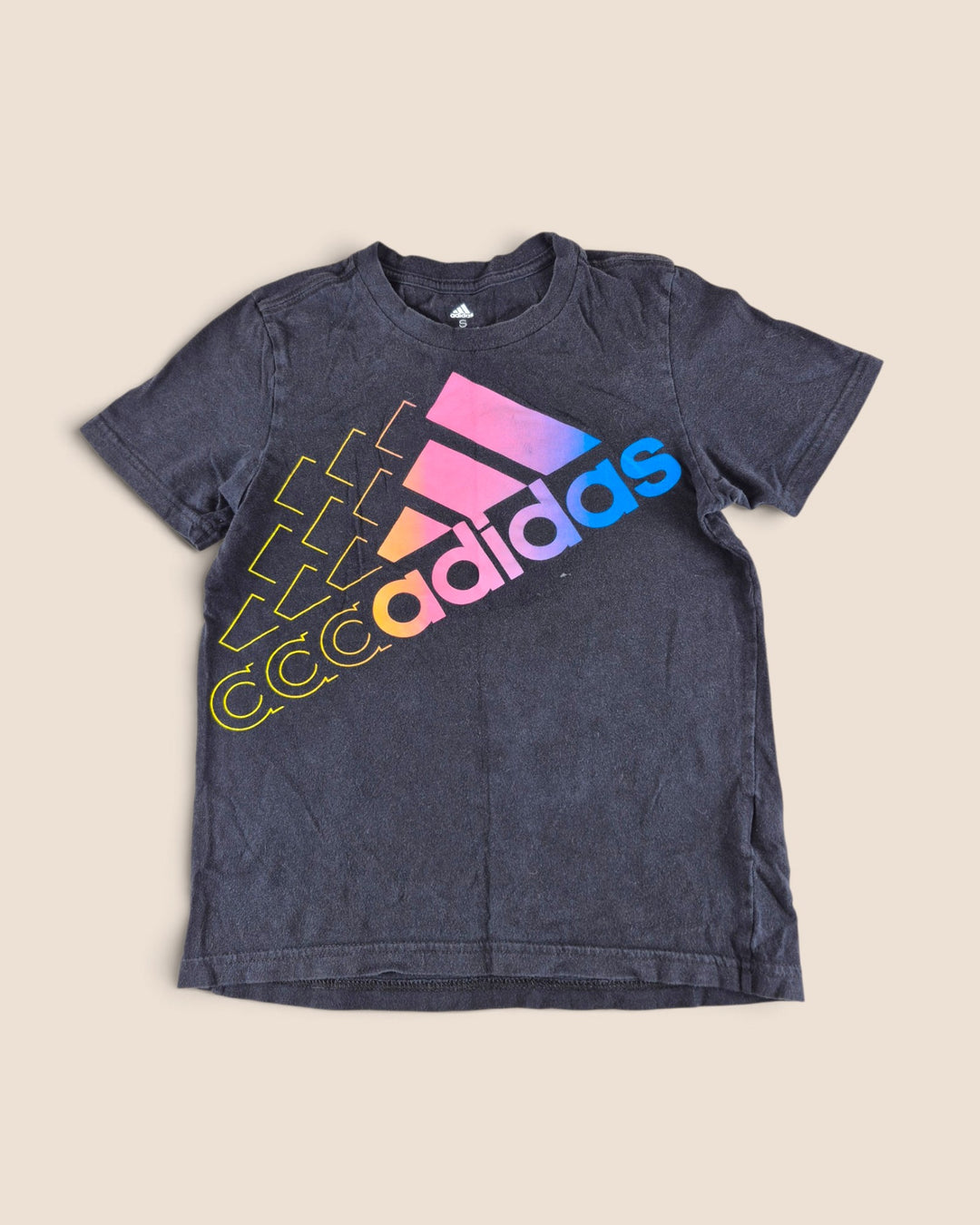 Pre-Loved Adidas Black T Shirt Boys 8Y Play Condition | Betty’s Marketplace