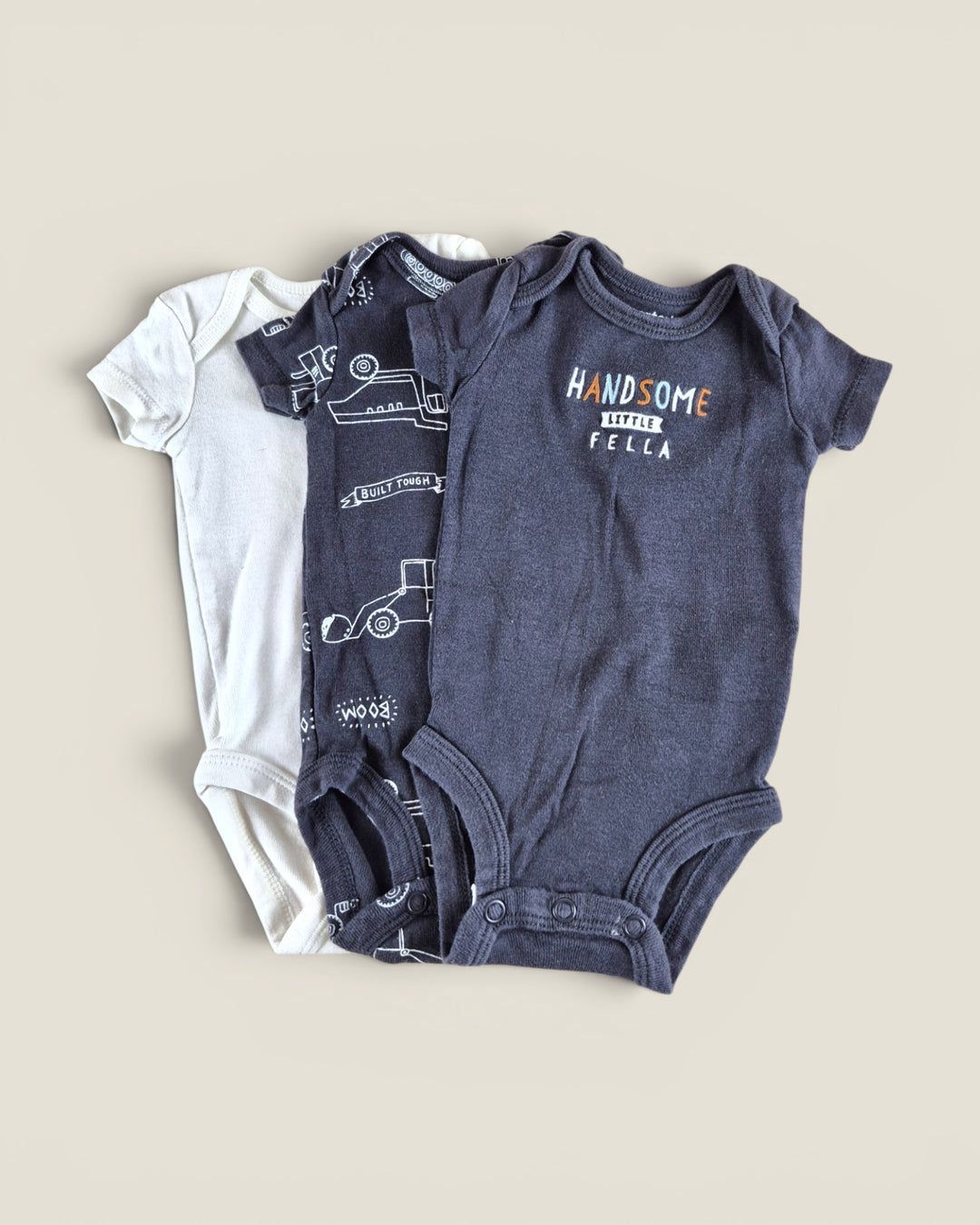Pre-Loved Carter's Set Of 3 Onesies Boys NB | Betty’s Marketplace