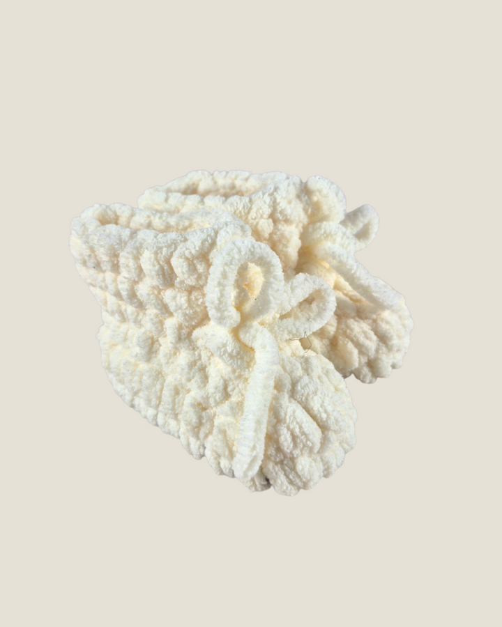 Pre-Loved White Knit Booties Approx 3-6M | Betty’s Marketplace