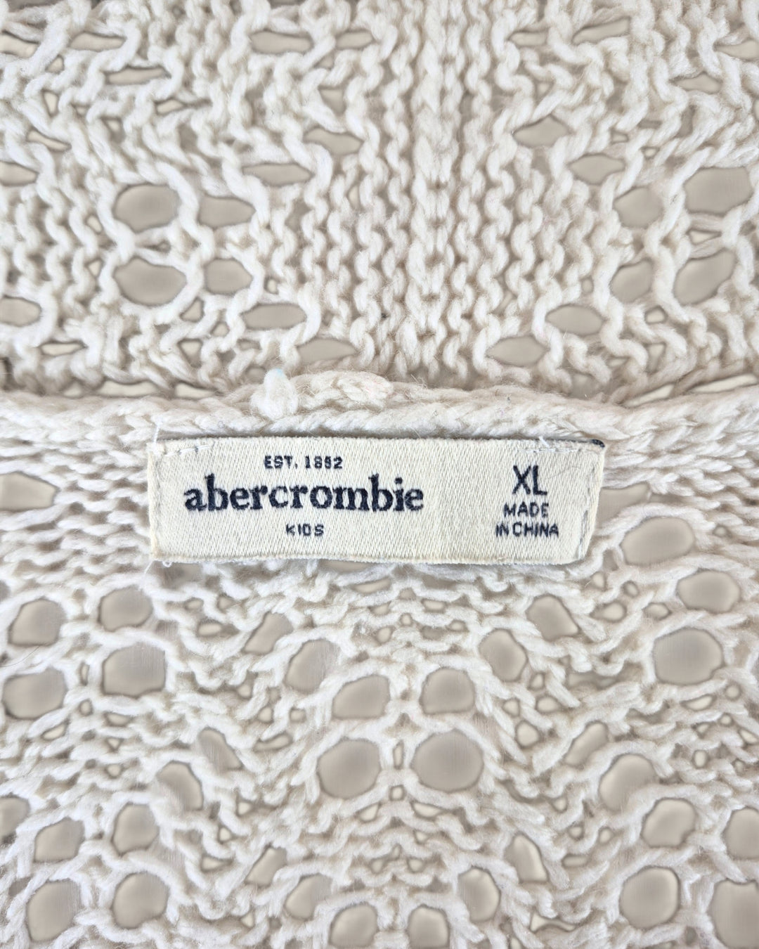 Pre-Loved Abercrombie White Knit Cardigan Ladies XL | Betty’s Marketplace