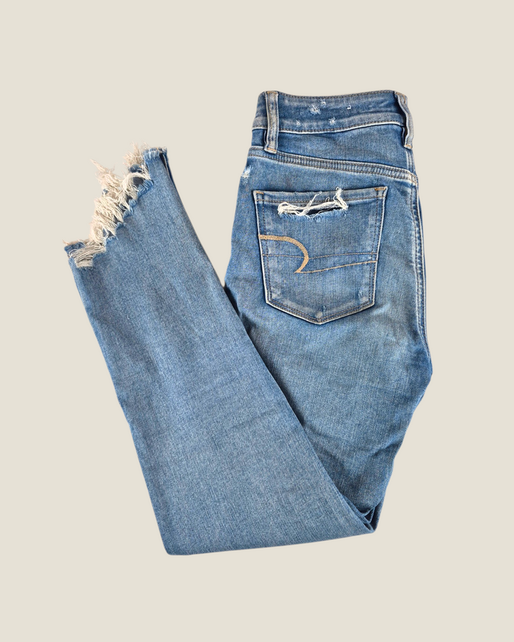Pre-Loved American Eagle Distressed Cropped Jeans Ladies Size 0 | Betty’s Marketplace