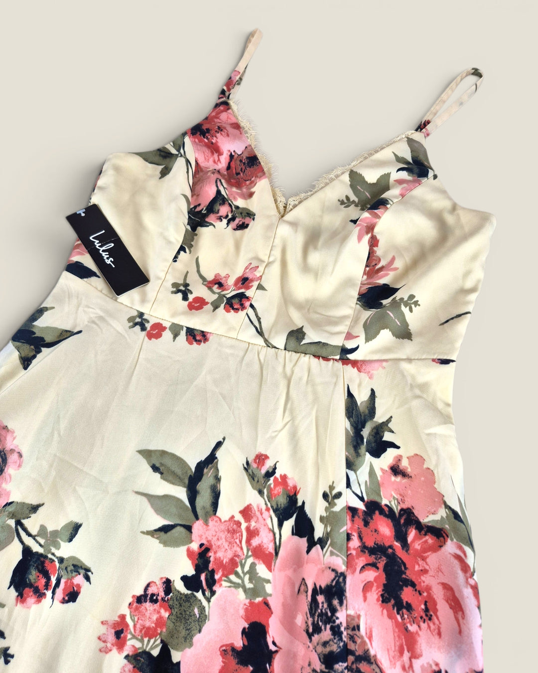 Pre-Loved Lulus Floral Summer Dress Ladies Small | Betty’s Marketplace
