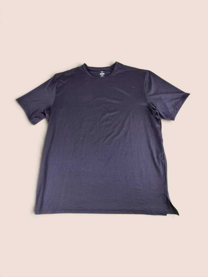 Pre-Loved Underarmour Black Athletic T Shirt Adult Medium | Betty’s Marketplace
