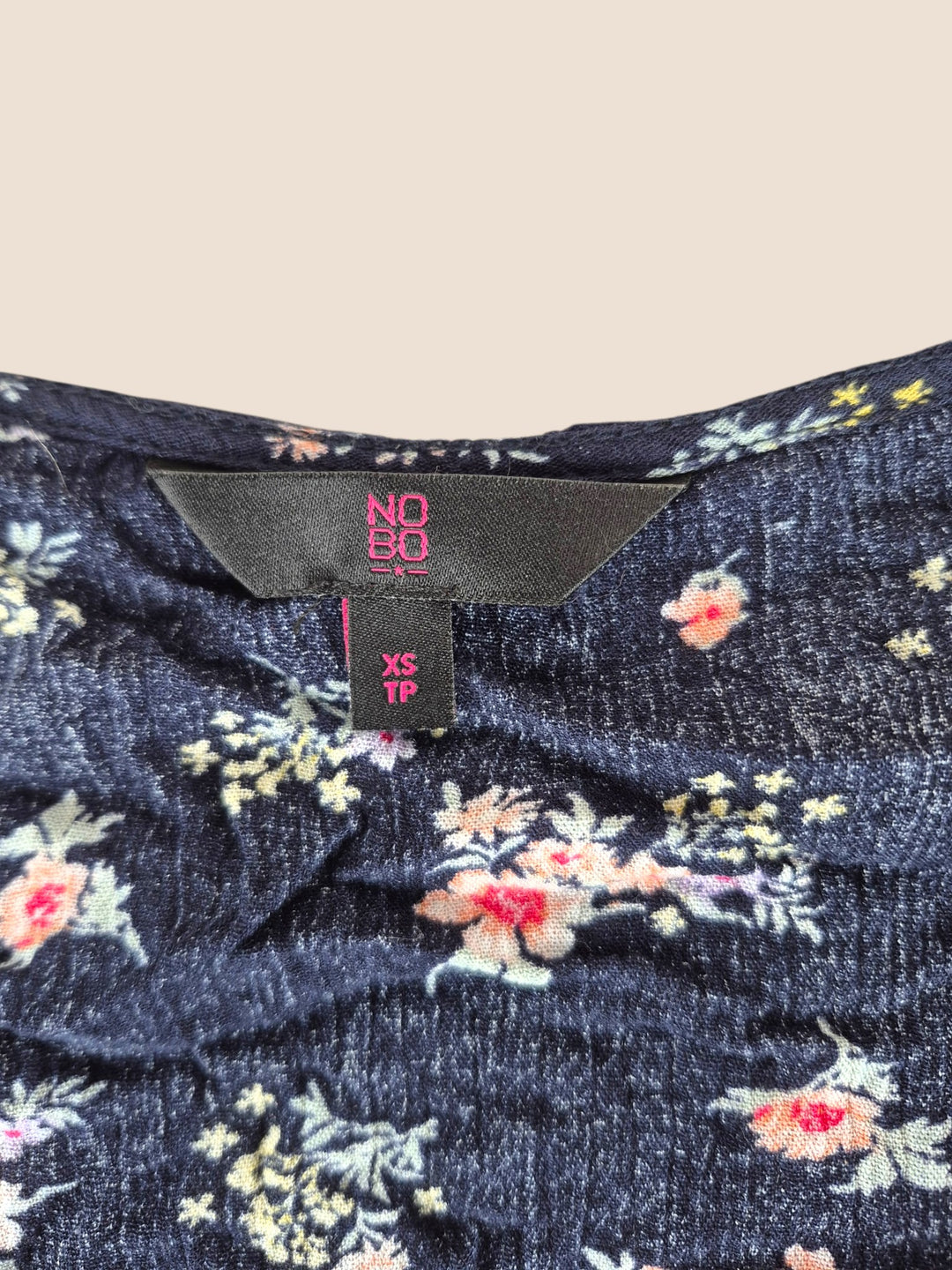 Pre-Loved No Boundaries Cropped Floral Long Sleeve Top Ladies XS | Betty’s Marketplace