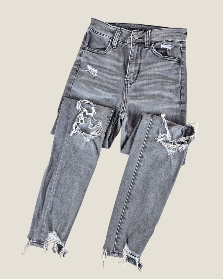 Pre-Loved Grey American Eagle Distressed Jeans Ladies Size 00 | Betty’s Marketplace