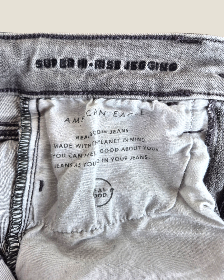 Pre-Loved Grey American Eagle Distressed Jeans Ladies Size 00 | Betty’s Marketplace