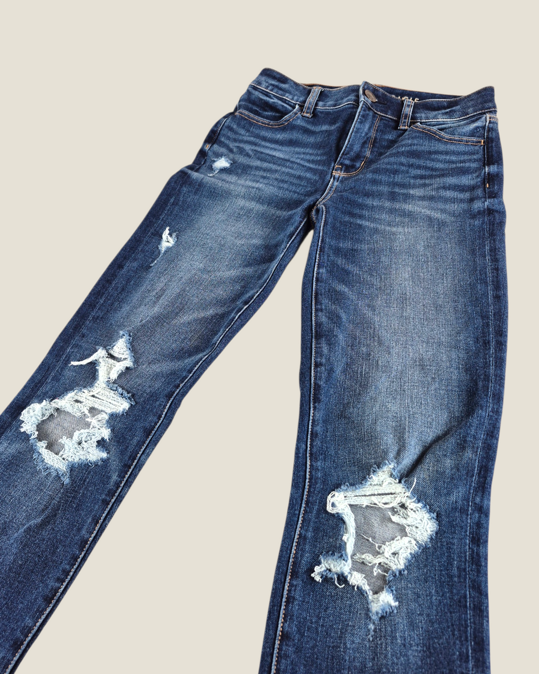Pre-Loved American Eagle Distressed Jeans Ladies Size 00 | Betty’s Marketplace