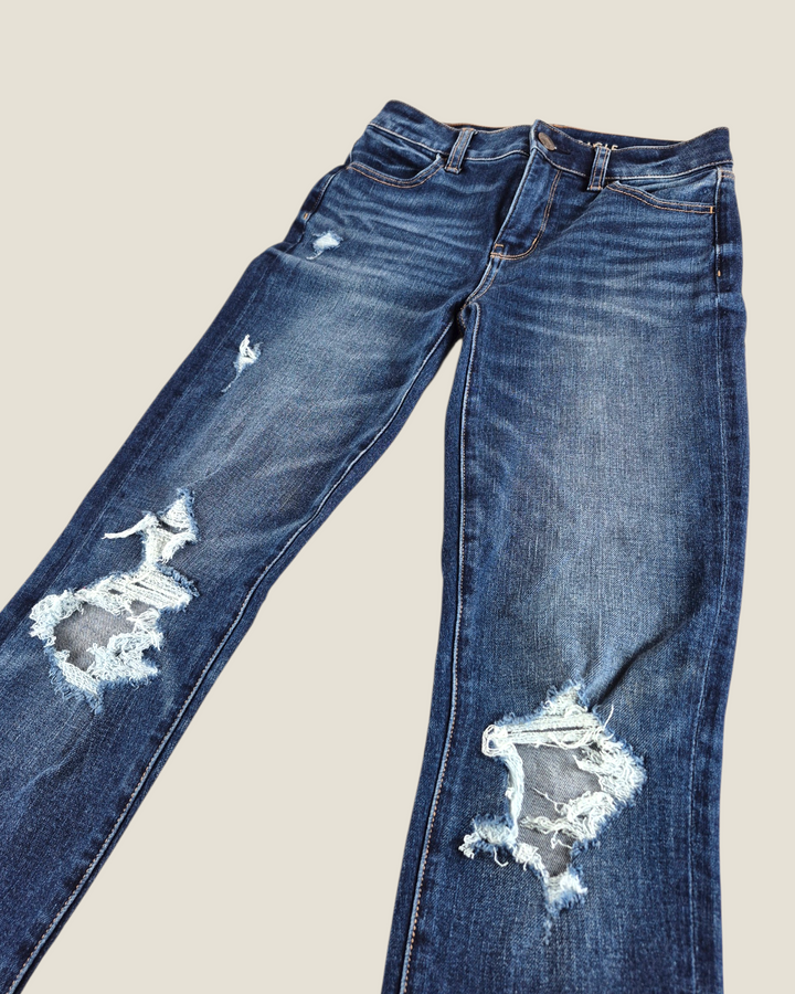 Pre-Loved American Eagle Distressed Jeans Ladies Size 00 | Betty’s Marketplace