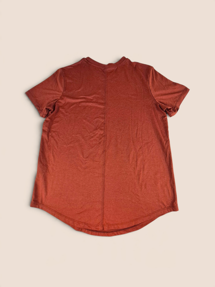 Pre-Loved Roots Orange T Shirt Adult Medium | Betty’s Marketplace