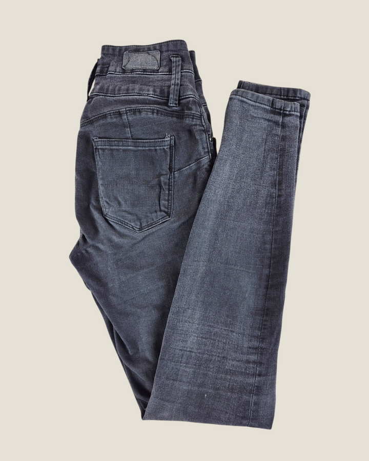Pre-Loved Bluenotes Black Distressed Jeans Ladies Size 00 | Betty’s Marketplace